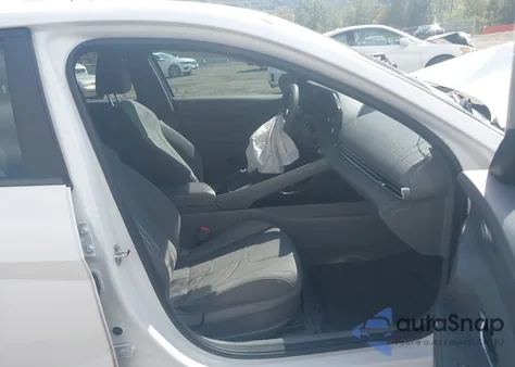 2023 Hyundai Elantra Sel z USA, uszkodzony, nr VIN 5NPLM4AG1PH101663